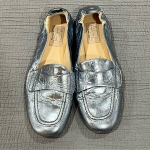 AGL Mara Pure Flats Shimmery leather upper Breathable leather lining and insole